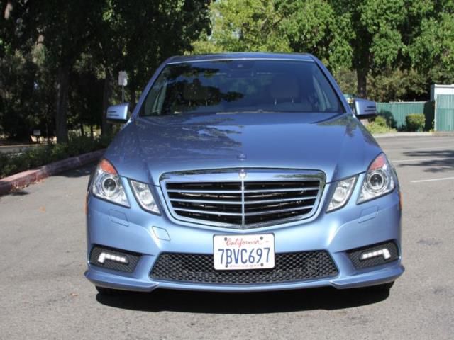 Mercedes-benz: e-class sedan 4-door