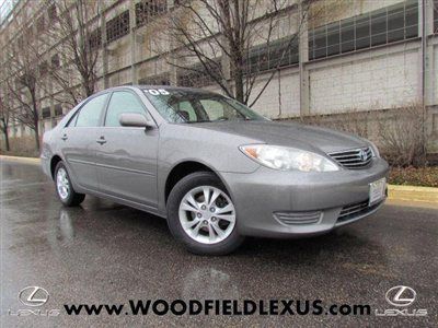 2005 toyota camry le; clean and sharp!