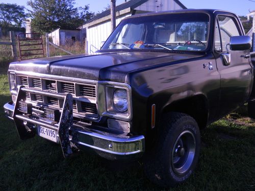 78 gmc/chevy 4x4 shortbed step side around 80k miles on 350 replaced moter