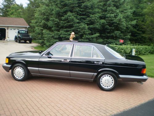 1989 mercedes 300 se only 68 k miles black over palamino pristine condition