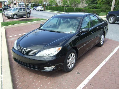 2005 toyota camry xle 4c, 79k, clean , 1 family ownership, clean carfax! leather