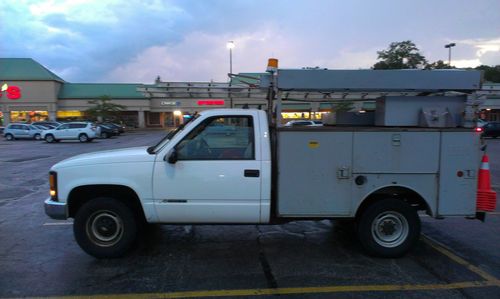 1999 chevy 3500 utility bed truck 108k from az no rust, alarm, tool storage