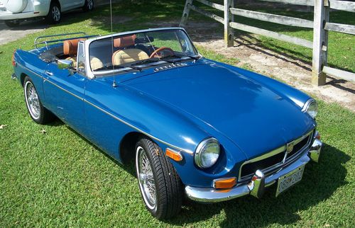 1974 mgb roadster, the last of the chrome bumper b's....sweet !!!!!