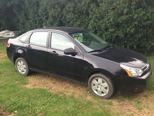 2011 ford focus s sedan 4-door 2.0l 25k, 5 speed, gas saver, in central pa