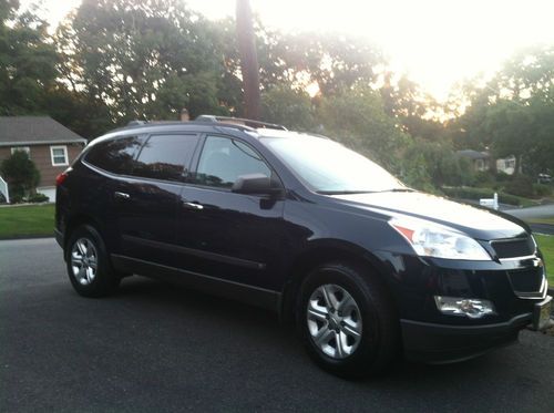 2010 chevrolet traverse ls sport utility 4-door 3.6l