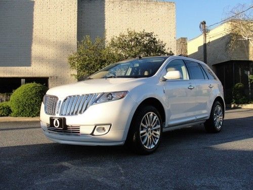 Beautiful 2011 lincoln mkx awd, only 12,754 miles, loaded, warranty