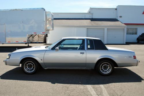 Buick regal new paint great body t-type markings,no reserve