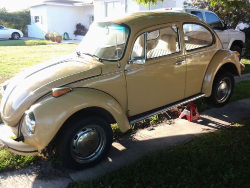 1974 vw volkswagwen super beetle bug - yellow-german