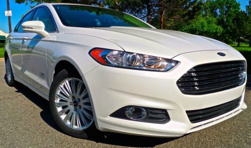 2013 ford fusion hybrid energi plug in / navigation/low miles/ no reserve