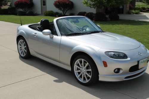 2007 mazda mx-5 miata grand touring convertible 2-door 2.0l