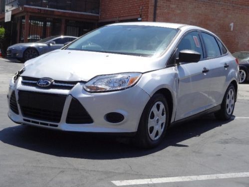 2014 ford focus damaged repairable runs! economical! export welcome! must see!