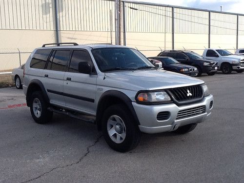 2002 mitsubishi montero sport es