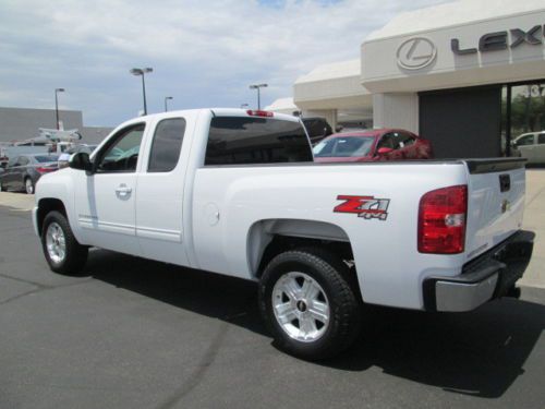 12 4X4 4WD WHITE 5.3L V8 AUTOMATIC MILES:38K EXTENDED CAB PICKUP TRUCK ONE OWNER, image 3