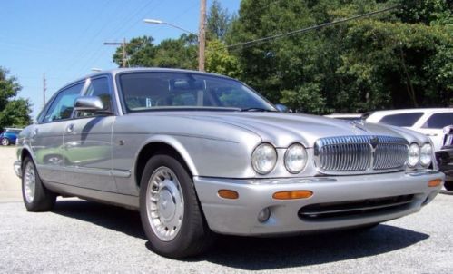 Neat-xj8-clean-long-body-value-cash-priced-cold-ac-4.0l-v8-trade-in-special-deal