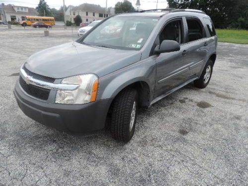 2005 chevy equinox ls, no reserve, one owner, no accidents. looks,runs great