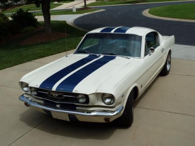 Ford: mustang fastback