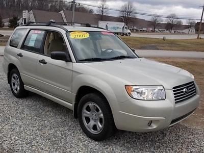 2007 subaru forester, rare 5 speed trans, clean carfax, looks and runs great