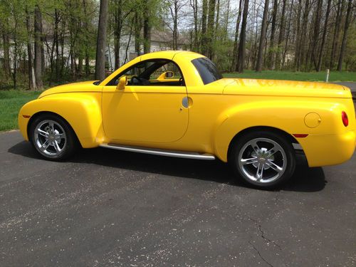 2005 ssr like new only 4,402 miles!!