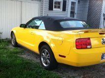 2005 ford mustang base convertible 2-door 4.0l