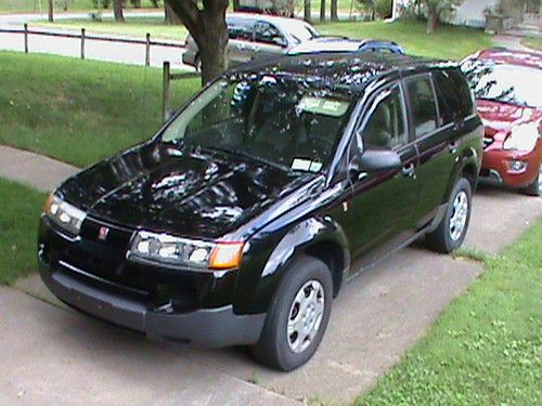2003 saturn vue sport utility 4-door 2.2l - black w gray interior awd - nice
