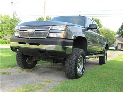 2006 chevy 2500 hd crew 4x4 lt..duramax..78k miles!..all jacked up!..show off!