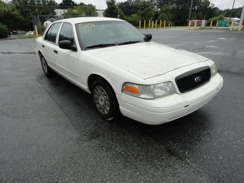 2004 white ford crown victoria 4 door sedan one owner