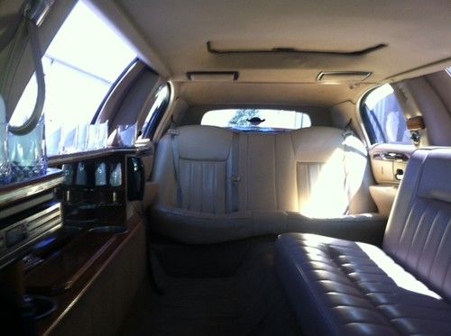 Lincoln town car limo 1998, limousine
