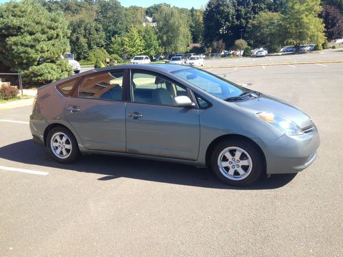 2005  toyota prius *electric/hybrid * up to 60 mpg * no reserve