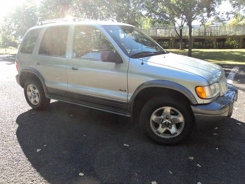 Small suv gas saver 4x4 runs and looks great no reserve nr
