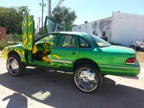 Custom 1997 ford crown victoria police interceptor sedan 4-door 4.6l