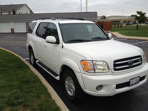 2001 toyota sequoia 4wd-limited- fully loaded- low miles- 8 passenger-nice!!!!!!