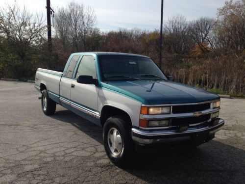 1997 chevy c/k 1500 ext.cab pick up 4x4 8 ft. bed..leather interior clean carfax