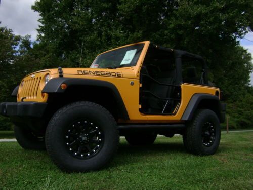 Hard-Top Automatic RENEGADE 3.5" Lift Package with 35" Tires plus Half Doors, US $34,590.00, image 9