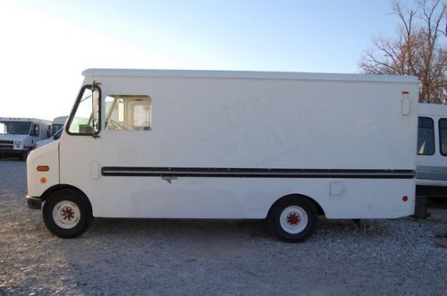 Ford step van cargo food truck ice cream truck 3.9l 4bt cummins diesel toy haul