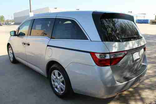 2012 Honda Odyssey 5dr LX  80 Miles  Needs some work RUNS AND DRIVES, image 2