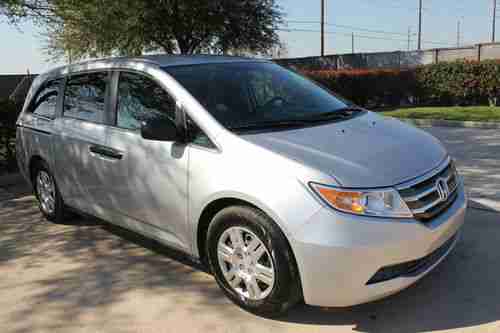 2012 Honda Odyssey 5dr LX  80 Miles  Needs some work RUNS AND DRIVES, image 5