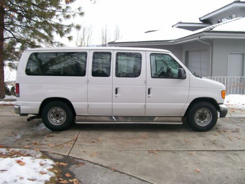2006 ford econoline 9 passenger van - no reserve! customized seating!