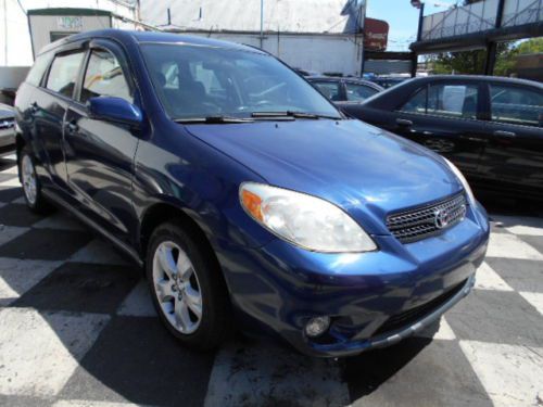 One owner no reserve 2006 corolla matrix low miles awd loaded 04 05 07 08 body