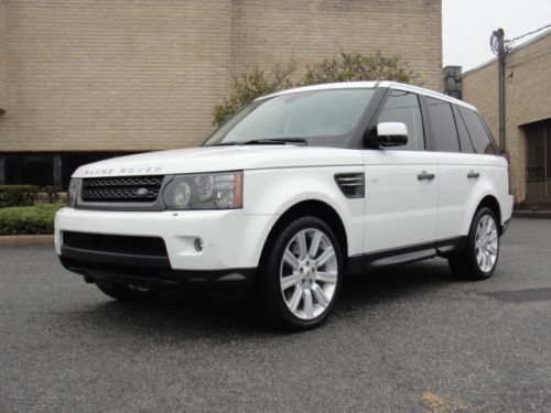 Beautiful 2011 range rover sport hse, only 26,223 miles, warranty