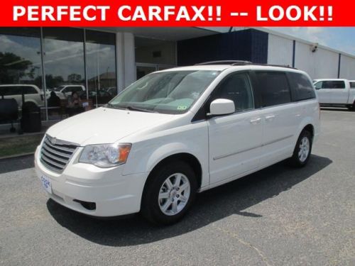 2010 chrysler town &amp; country touring 3.8l  beautiful!