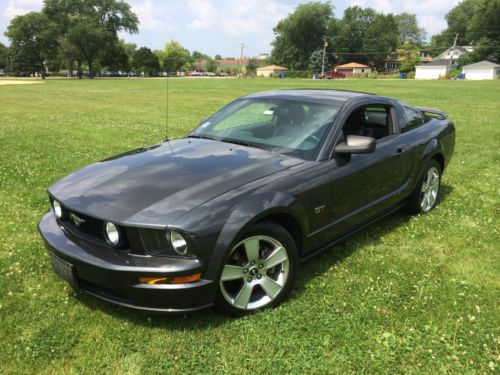 2007 Ford Mustang GT Premium Coupe 2-Door 4.6L, image 1