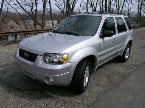 2006 ford escape hybrid 4x4 nav - no reserve!