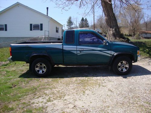 1996 nissan pickup se extended cab pickup 2-door 2.4l