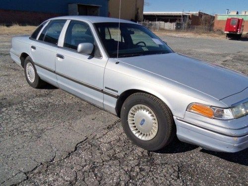 1994 us marshalls clean ford crown victoria lx 79,000 original miles 1 owner