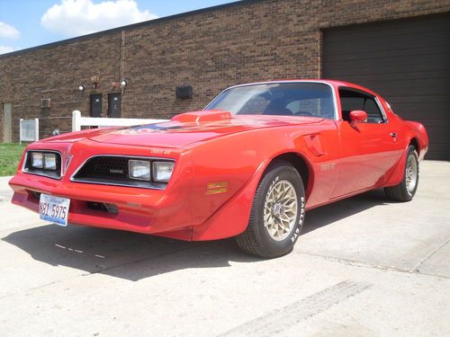 1977 pontiac trans am 400 4-speed posi red/black excellent condition