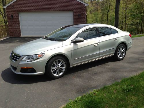 2010 volkswagen cc lux, panoramic roof, navigation, two-tone leather, bluetooth