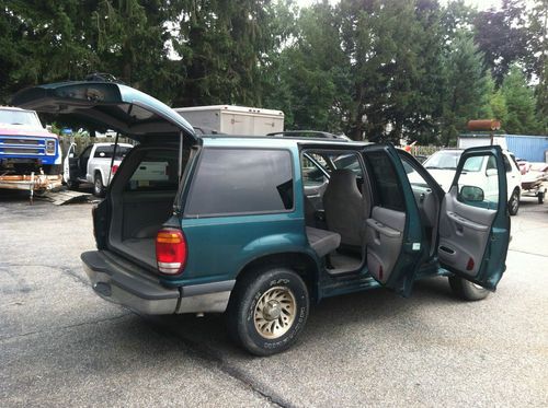 1998 ford explorer xlt sport utility 4-door 4.0l cold ac all wheel drive safe