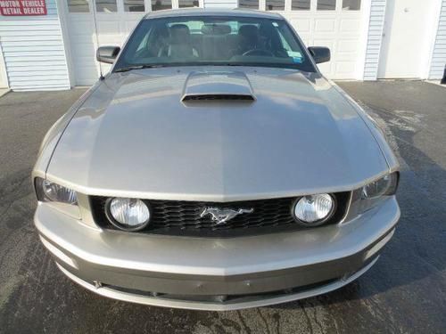 ** 2008 ford mustang gt premium edition,leather,5spd,shaker audio, mint! **