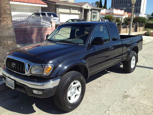 2001 toyota tacoma pre-runner pick up truck