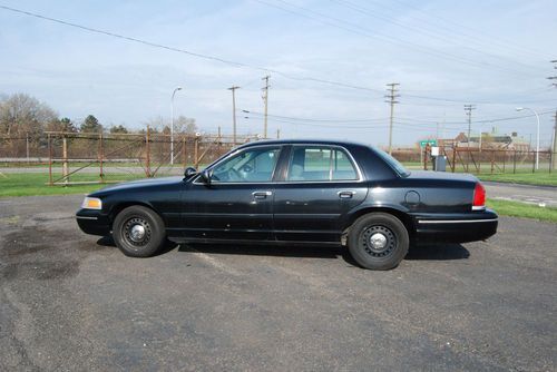 2001 ford crown victoria (used) by city of dearborn (lot 026d01)